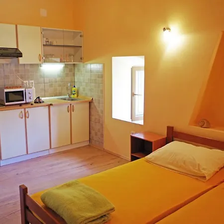 Appartement Apartman Zeljana à Vis Extérieur photo