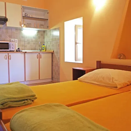 Appartement Apartman Zeljana à Vis Extérieur photo